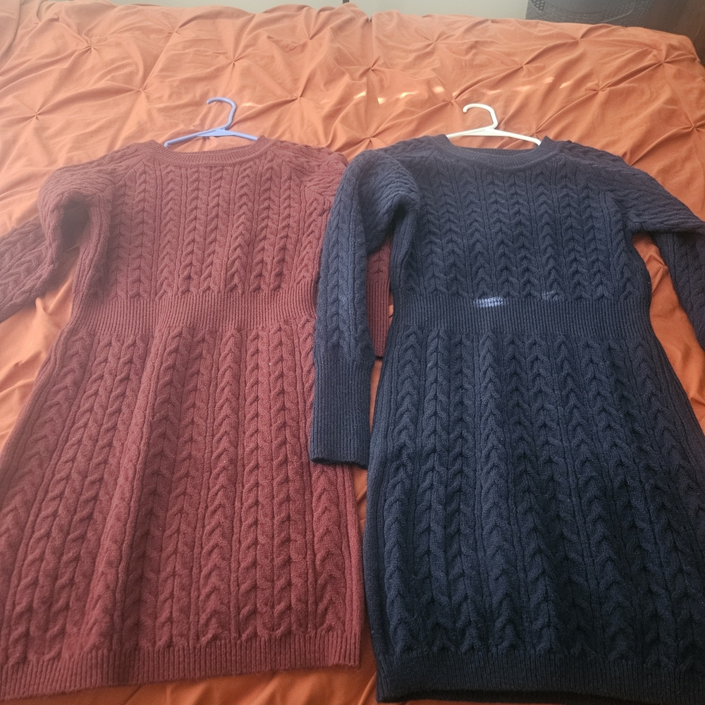 Cable Knit Long Sleeve Sweater Dress - Burgundy and Navy